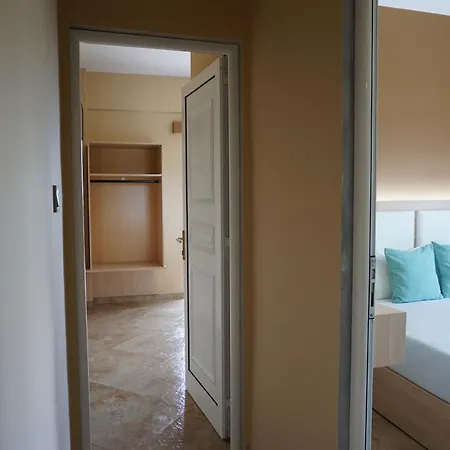Hotel apartamentowy House Michalis *