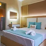 House Michalis Aparthotel 3*